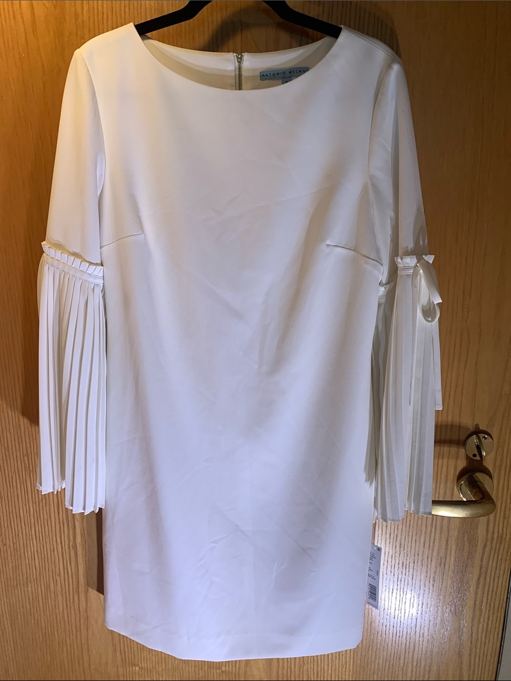 ANTONIO MELANI White Pleated-Sleeve Shift Dress - Size 8
